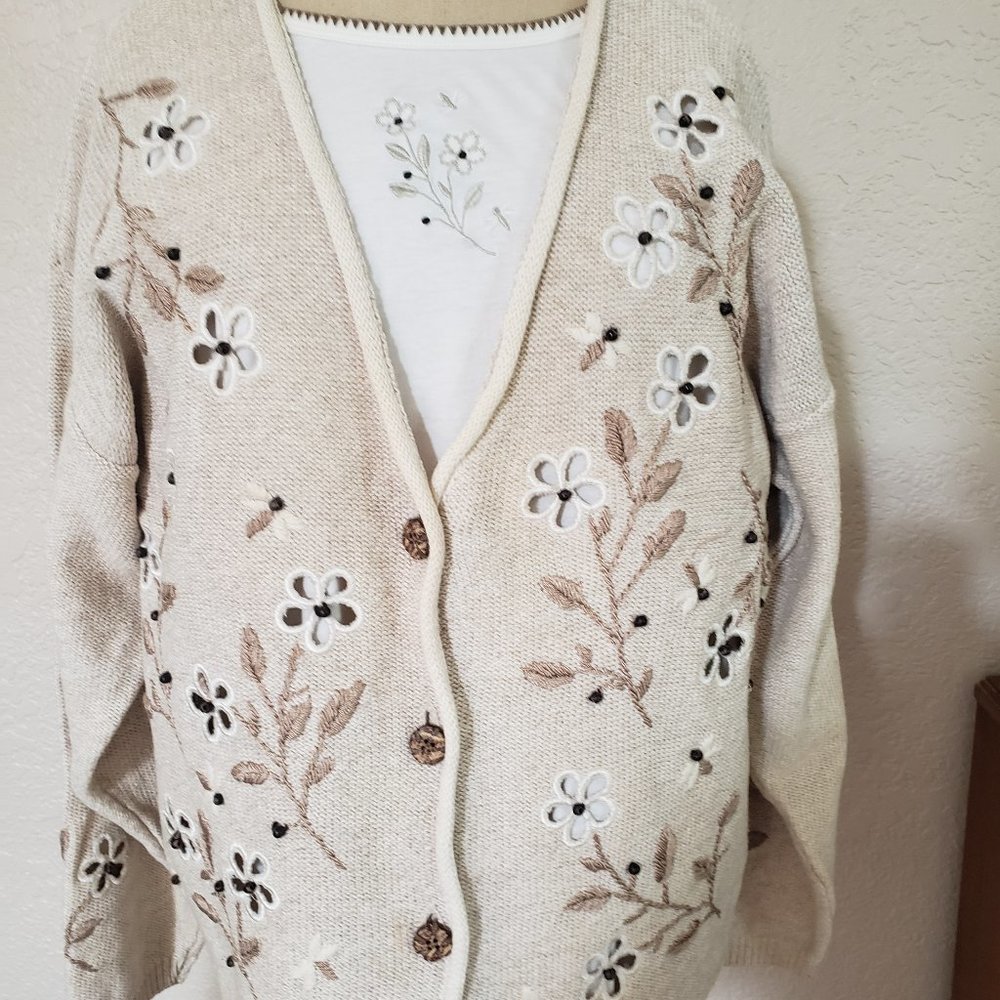 Mandal Bay sweater with matching t-shirt Set